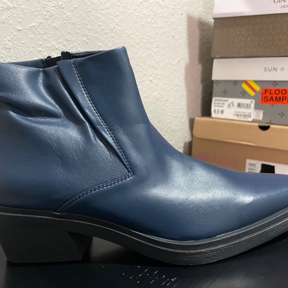 Shoes - Picture 3 of 3